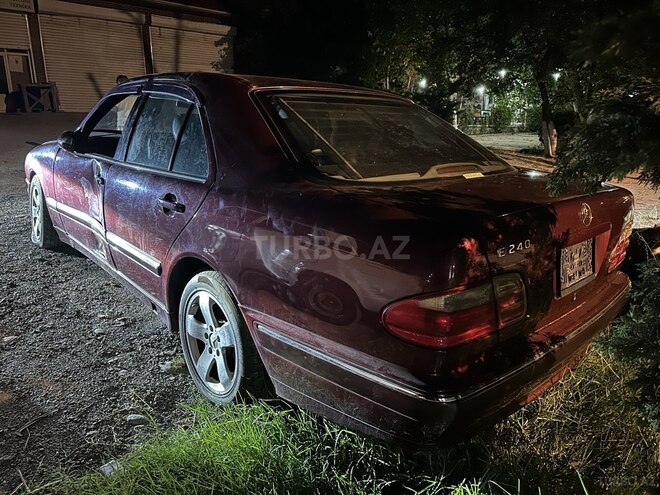 Mercedes E 240 2000, 240,000 km - 2.6 l - Bakı