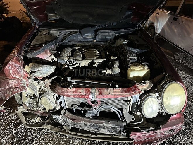 Mercedes E 240 2000, 240,000 km - 2.6 l - Bakı