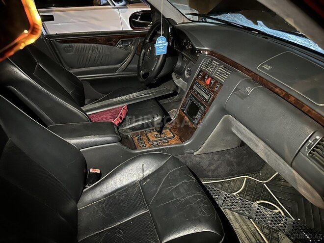 Mercedes E 240 2000, 240,000 km - 2.6 l - Bakı
