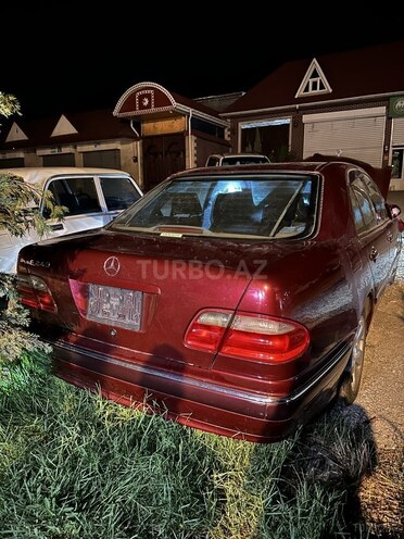 Mercedes E 240 2000, 240,000 km - 2.6 l - Bakı