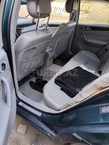Mercedes C 320 2000, 300,000 km - 3.2 л - Bakı