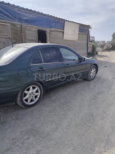 Mercedes C 320 2000, 300,000 km - 3.2 л - Bakı