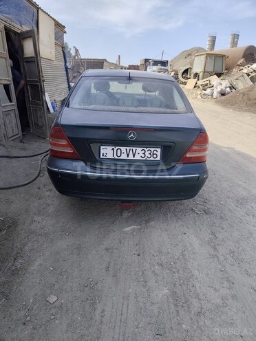 Mercedes C 320 2000, 300,000 km - 3.2 л - Bakı