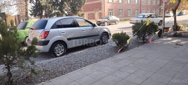 Kia Rio 2007, 275,000 km - 1.5 l - Tovuz