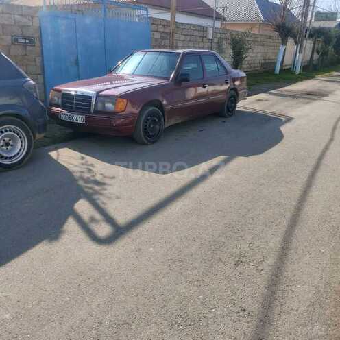 Mercedes E 250 1993, 565,000 km - 2.5 л - Biləsuvar