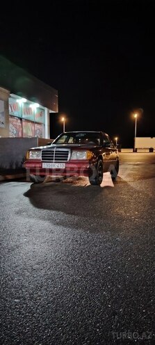 Mercedes E 250 1993, 565,000 km - 2.5 л - Biləsuvar