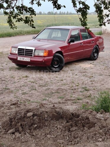 Mercedes E 250 1993, 565,000 km - 2.5 л - Biləsuvar