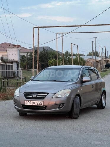 Kia Ceed 2007, 450,000 km - 1.6 l - Salyan