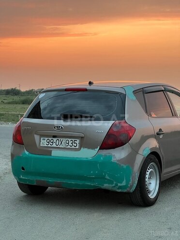 Kia Ceed 2007, 450,000 km - 1.6 l - Salyan