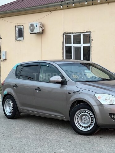 Kia Ceed 2007, 450,000 km - 1.6 l - Salyan