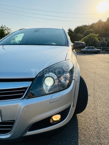 Opel Astra 2008, 2,313,320 km - 1.4 l - Şəki