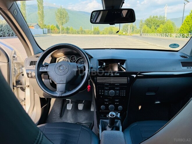 Opel Astra 2008, 2,313,320 km - 1.4 l - Şəki