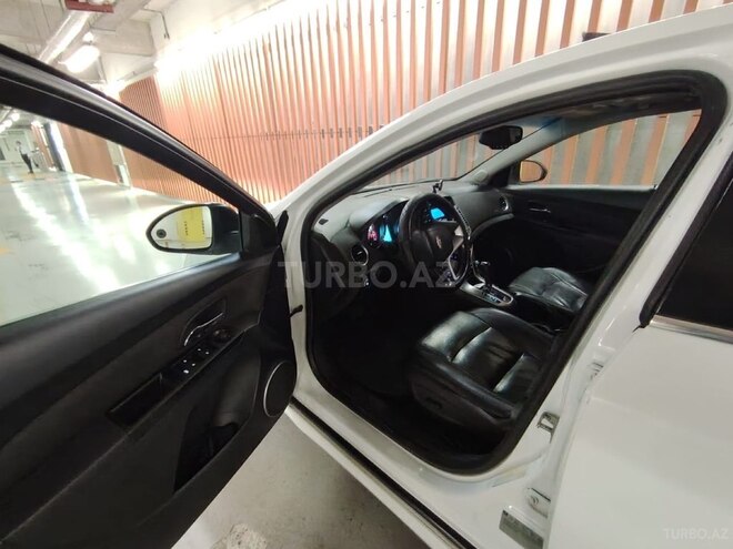 Chevrolet Cruze-12