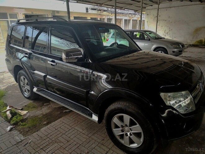 Mitsubishi Pajero 2008, 110,000 km - 3.0 l - Quba
