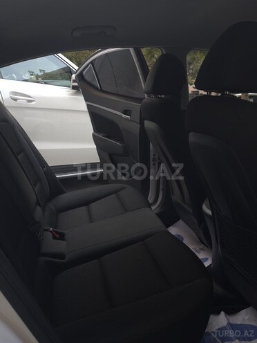 Hyundai Elantra 2019, 110,000 km - 1.6 l - Bakı