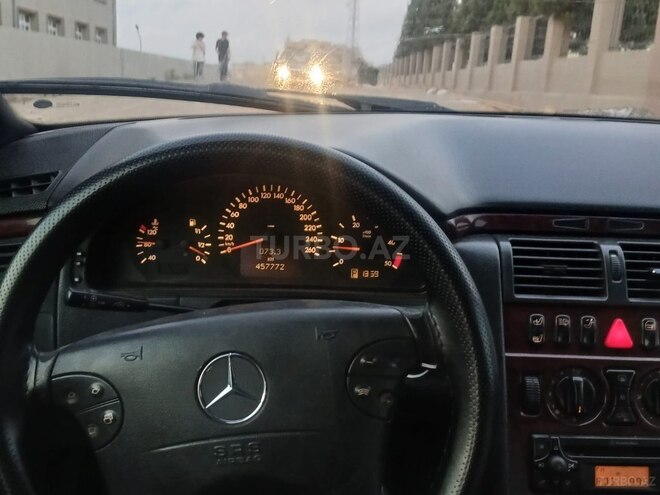 Mercedes E 220 d 2001, 420,354 km - 2.2 l - Bakı