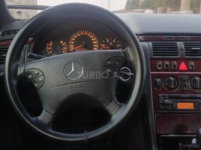 Mercedes E 220 d 2001, 420,354 km - 2.2 l - Bakı