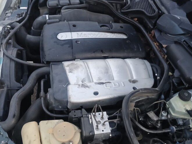 Mercedes E 220 d 2001, 420,354 km - 2.2 l - Bakı