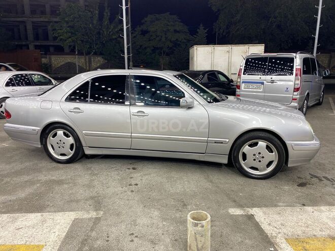 Mercedes E 270 2001, 430,000 km - 2.7 l - Bakı
