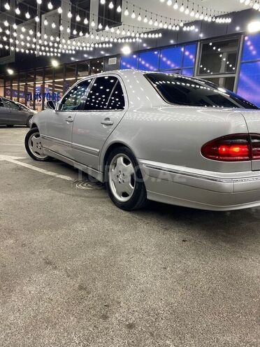 Mercedes E 270 2001, 430,000 km - 2.7 l - Bakı
