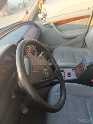 Mercedes C 230 1999, 286,000 km - 2.3 l - Bakı