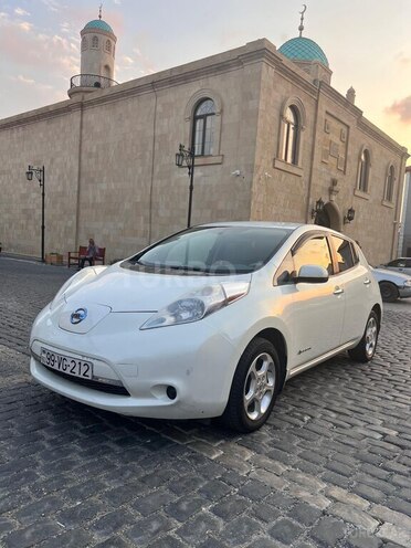Nissan Leaf 2015, 166,000 km - 0.0 l - Bakı