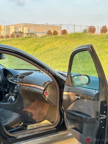 Mercedes E 270 2003, 395,000 km - 2.7 l - Bakı