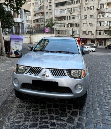 Mitsubishi L200 2008, 270,000 km - 2.5 l - Bakı