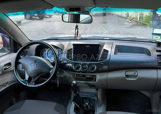 Mitsubishi L200 2008, 270,000 km - 2.5 l - Bakı