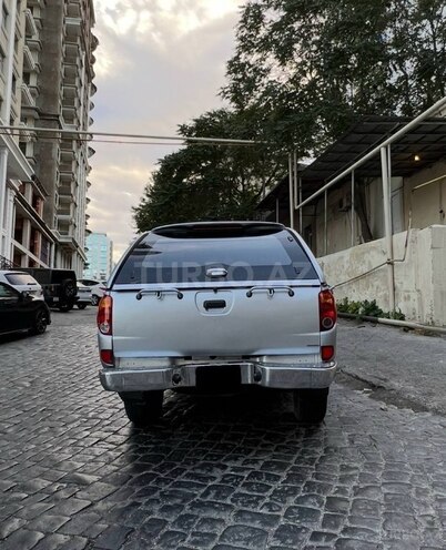 Mitsubishi L200 2008, 270,000 km - 2.5 l - Bakı