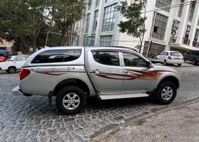 Mitsubishi L200 2008, 270,000 km - 2.5 l - Bakı