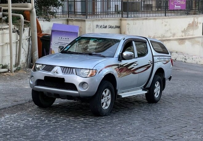 Mitsubishi L200 2008, 270,000 km - 2.5 l - Bakı