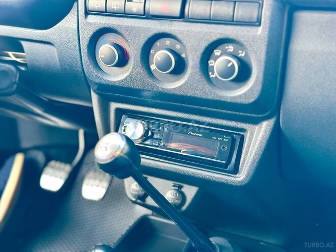 LADA (VAZ) Niva 2025, 11,000 km - 1.7 l - Gəncə