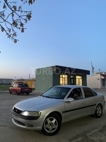 Opel Vectra 1997, 260,520 km - 1.8 l - Siyəzən