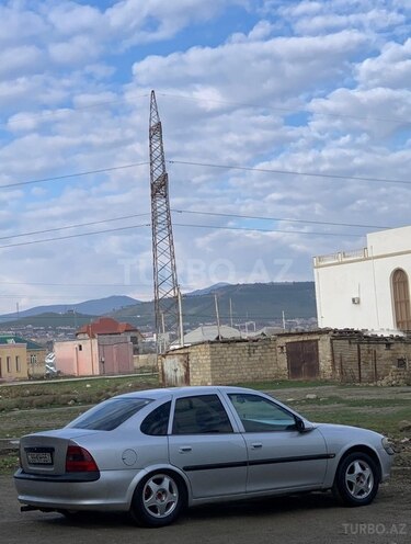 Opel Vectra 1997, 260,520 km - 1.8 l - Siyəzən