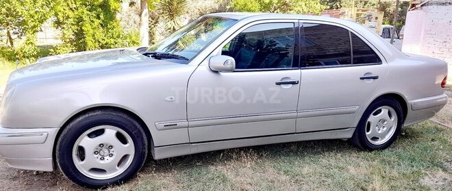 Mercedes E 240 1999, 305,000 km - 2.4 l - Masallı