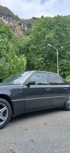 Mercedes E 220 1993, 350,000 km - 2.2 l - Bakı