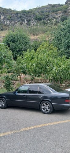 Mercedes E 220 1993, 350,000 km - 2.2 l - Bakı