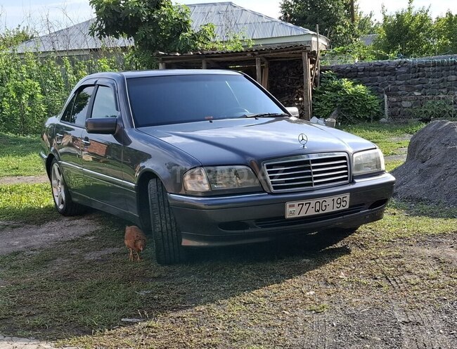 Mercedes C 200 1995, 292,500 km - 2.0 л - Qax