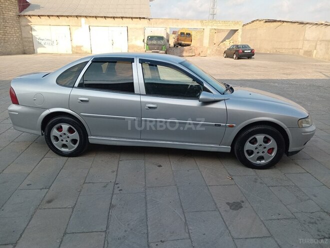 Opel Vectra 1999, 330,000 km - 2.0 l - Sumqayıt
