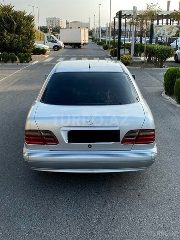 Mercedes E 220 d 2000, 312,147 km - 2.2 l - Bakı