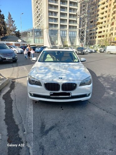 BMW 750 2011, 186,000 km - 4.4 l - Bakı