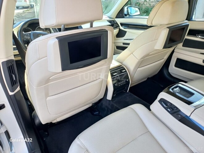 BMW 750 2011, 186,000 km - 4.4 l - Bakı