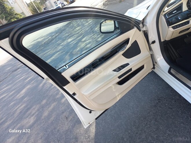 BMW 750 2011, 186,000 km - 4.4 l - Bakı
