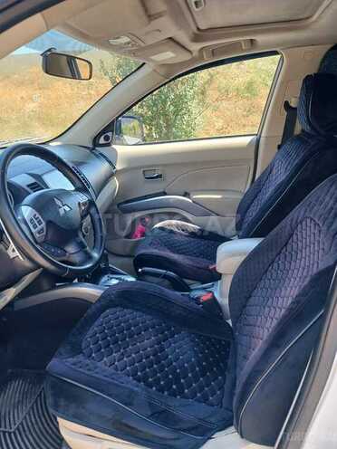 Mitsubishi Outlander 2010, 295,761 km - 3.0 l - Bakı