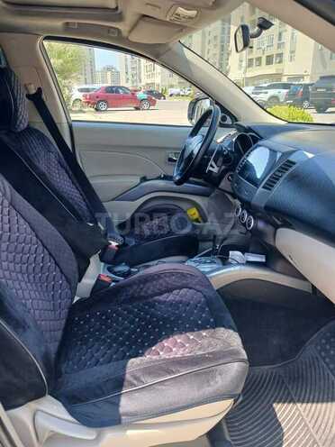 Mitsubishi Outlander 2010, 295,761 km - 3.0 l - Bakı
