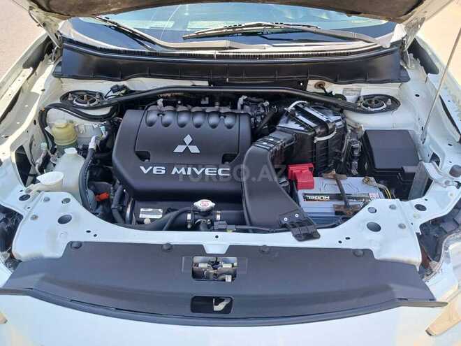 Mitsubishi Outlander 2010, 295,761 km - 3.0 l - Bakı