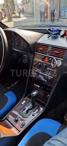 Mercedes C 200 1995, 292,500 km - 2.0 л - Qax
