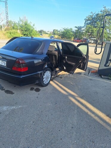 Mercedes C 240 1999, 270,000 km - 2.6 l - Şəmkir