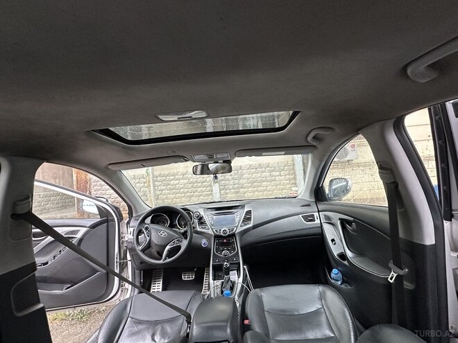 Hyundai Elantra 2015, 182,000 km - 1.8 l - Bakı